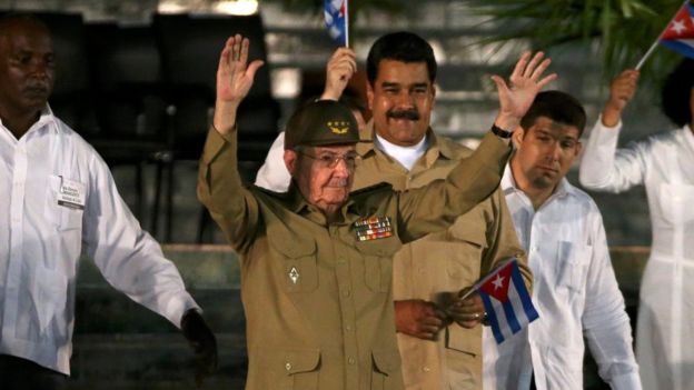 Prohibirán nombrar lugares públicos en Cuba como Fidel Castro