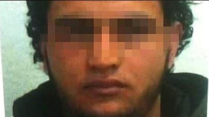 Un tunecino de 24 años: el hombre más buscado tras el atentado de Berlín