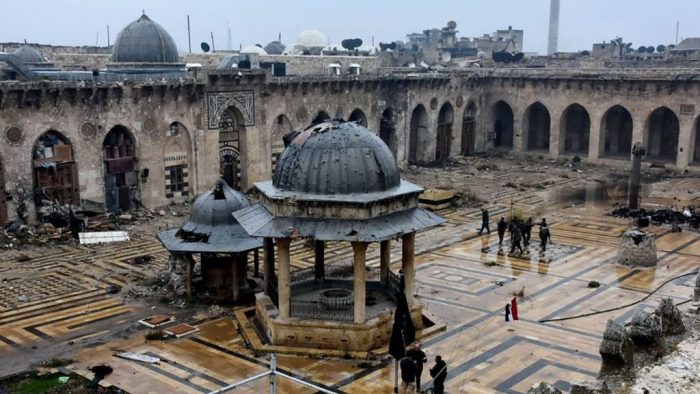 [VIDEO] La impactante destrucción de la milenaria mezquita de Alepo tras más de 5 años de guerra