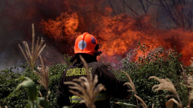 «Es como el infierno de Dante»: así son los voraces incendios que no paran en Chile
