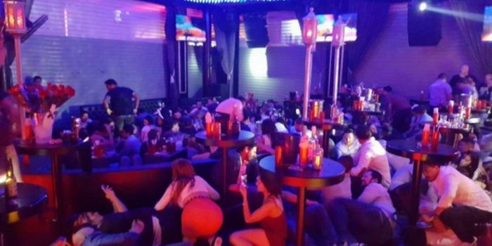 [VIDEO] Cinco muertos en ataque armado al interior de una discoteca en Playa del Carmen