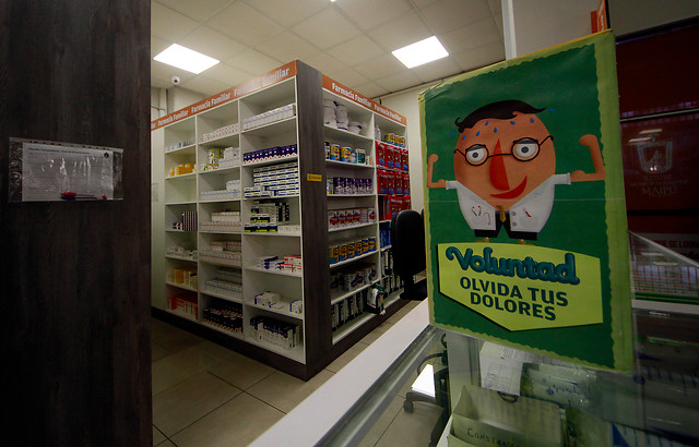 35% de los usuarios que acuden a las farmacias comunales van porque en el consultorio no tienen  su medicamento