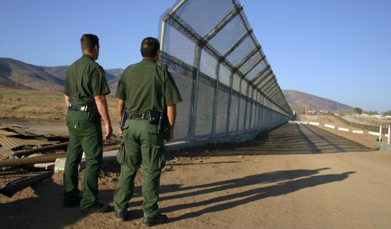 Comité del Congreso de EE.UU aprueba 10.000 millones de dólares para el muro fronterizo con México