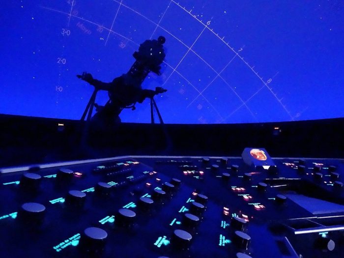 Espectáculo “De la Tierra al Universo” en Planetario de la Universidad de Santiago de Chile