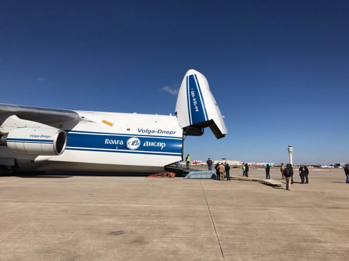 [FOTOS] Avión más grande del mundo que transporta cuatro helicópteros aljibe llegará a Chile este martes