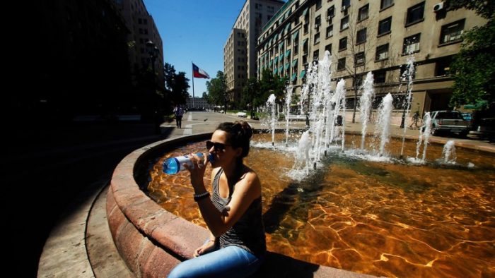 Islas de calor en barrios de Santiago: Un fenómeno urbano no registrado por los termómetros oficiales