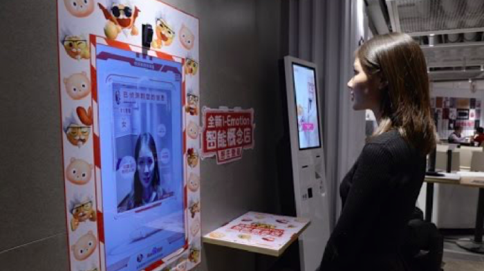 Un restaurante chino escanea a sus clientes y les sugiere menú según su cara
