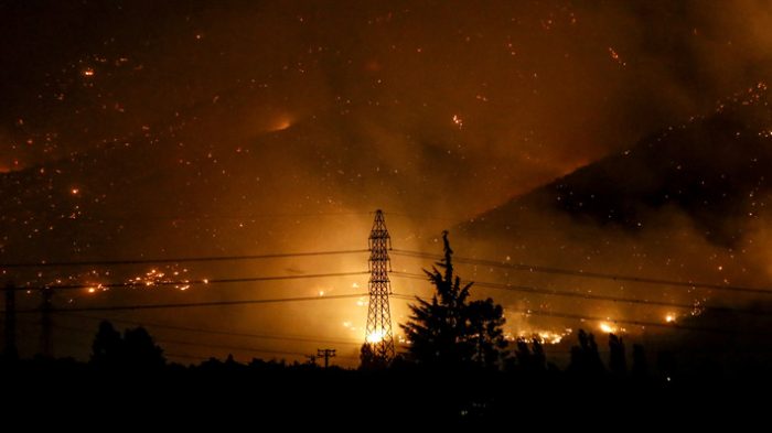 Onemi: 27 incendios activos en el país con más de 63 mil hectáreas consumidas por el fuego