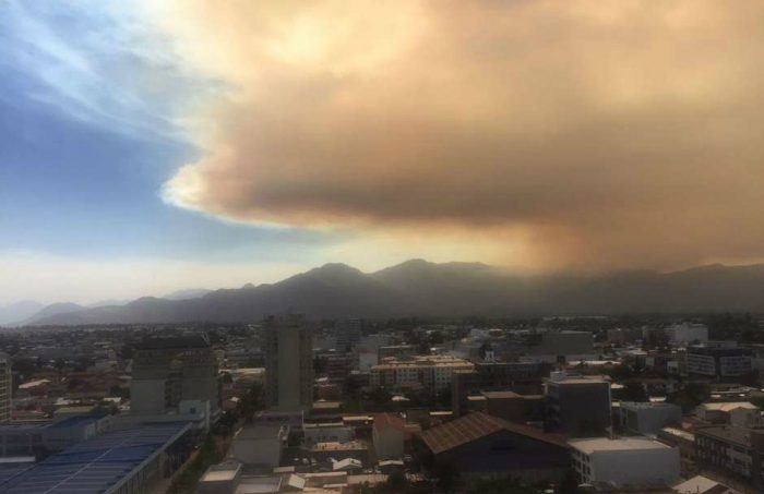 Preemergencia ambiental en Rancagua tras incendio en Pumanque