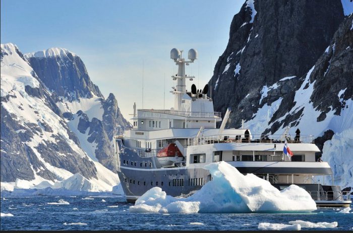 A navegar por la Antártica, en el primer rompehielos boutique