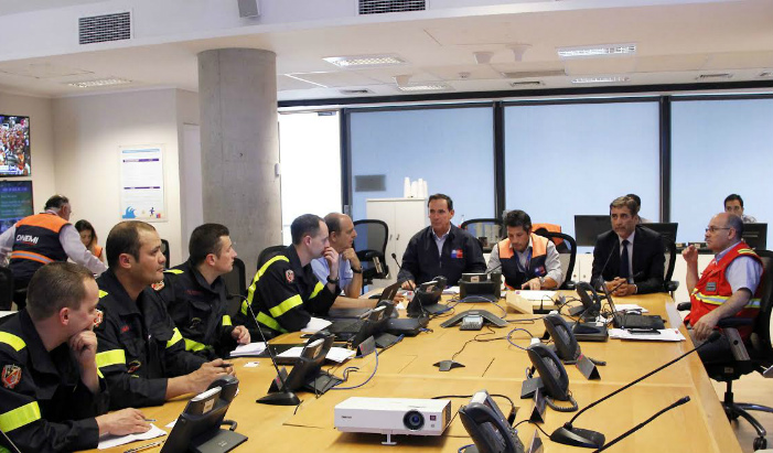 ONEMI y CONAF se reúnen con expertos franceses para realizar plan de combate de incendios forestales