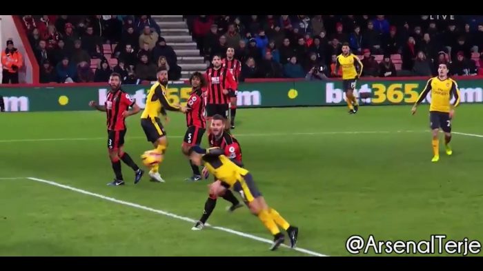[VIDEO] La «palomita» de Alexis que puso el descuento para el Arsenal que caía 3 a 0 frente al Bournemouth
