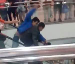 [VIDEO] Registran violenta pelea al interior de mall en Viña del Mar