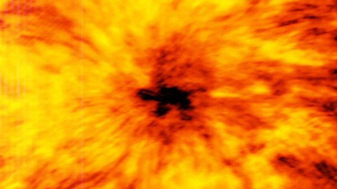 Los detalles de las impactantes fotografías del Sol tomadas por el ALMA en el norte de Chile