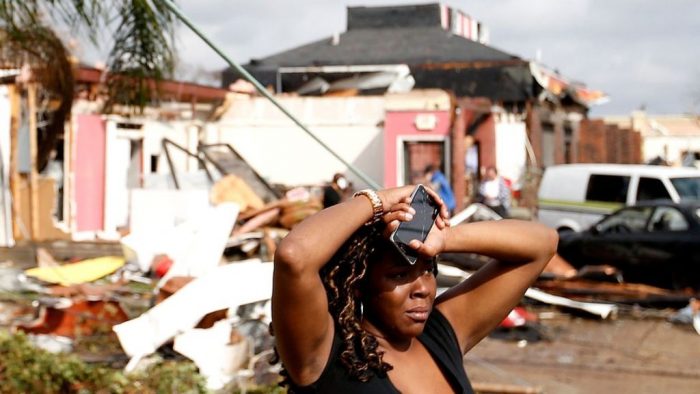 [VIDEO] «La casa entera colapsó», el feroz paso de varios tornados por Luisiana, en Estados Unidos