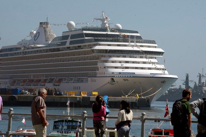 Trabajadores portuarios en huelga bloquearon el desembarco de turistas en dos cruceros