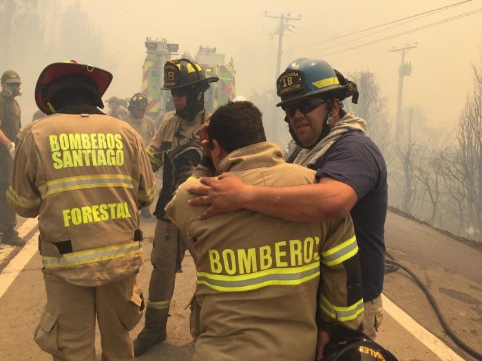Psicólogo sobre ayuda a víctimas de incendios: «No sólo la necesitan los damnificados, también los rescatistas»