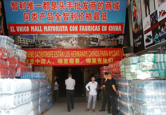 Comerciantes chinos de Barrio Meiggs donan 50 toneladas de ayuda a damnificados por incendios