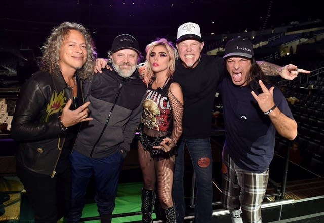 [VIDEO] Falla técnica casi arruina la presentación de Metallica con Lady Gaga en los Grammy