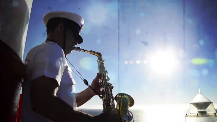 [VIDEO] El saludo de la Armada por el Día de los Enamorados al ritmo de George Michael