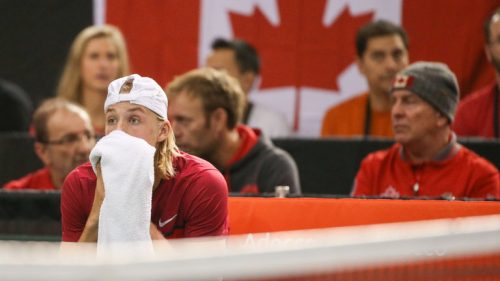 [VIDEO] Copa Davis: descalifican a Canadá tras un pelotazo al juez de silla