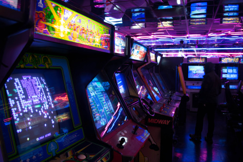 Por qué las salas de videojuegos siguen siendo populares en Japón