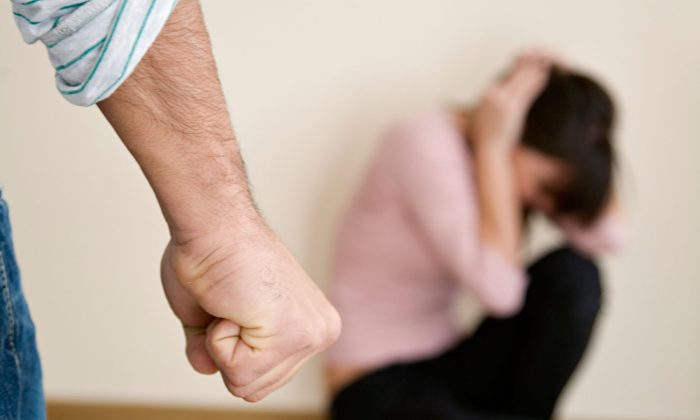 Denuncias por violencia doméstica en Brasil suben 18 % durante aislamiento