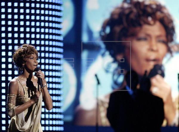 Cinco años después de su muerte, Whitney Houston sigue brillando con fuerza