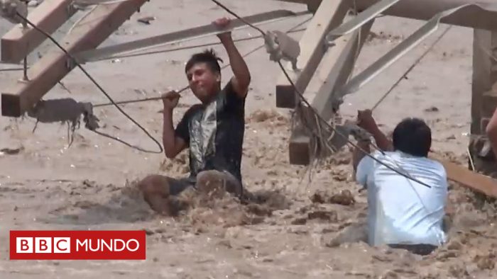 [VIDEO] Las destructivas lluvias y deslaves que están inundando la costa de Perú