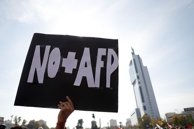 [VIDEO] El registro desde las calles de la cuarta marcha #NoMasAFP enviado por los lectores de El Mostrador