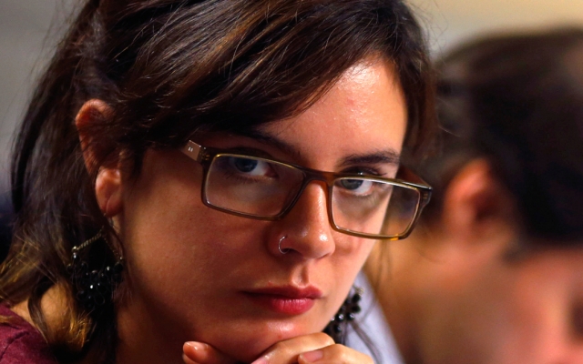Camila Vallejo incendia las redes con proyecto de ley para reducir la jornada laboral