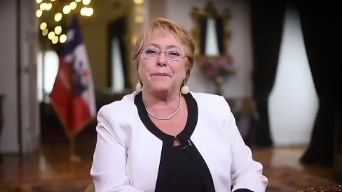 Día Internacional de la Mujer: Bachelet llama a terminar con la violencia de género