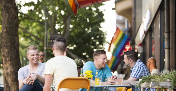 Alemania aprueba rehabilitación de homosexuales condenados por la ley nazi