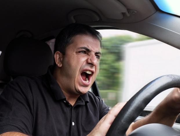 Agresividad de conductores eleva temor de los chilenos a sufrir un accidente de tránsito