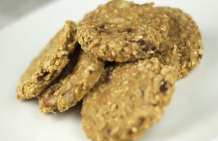 [VIDEO VIDA] Receta Fácil: te enseñamos a preparar unas saludables galletas de avena, manzana y plátano