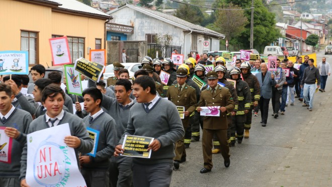 Hombres de Arauco marcharon por la no violencia contra la mujer y la equidad de género