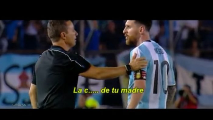 [VIDEO] El registro de los insultos de Messi a un juez de línea y un asistente que le pudieron costar la expulsión