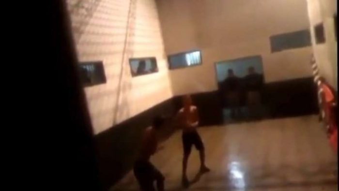 [VIDEO] The Fight Club: Policías argentinos investigados por permitir pelea entre presos