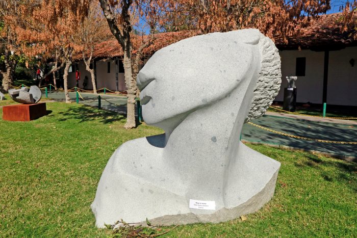 Universidad Andrés Bello inaugura exposición «Encuentros Escultóricos»