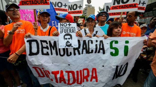 Del «autogolpe» a las «aclaraciones de oficio»: los tres días que estremecieron a Venezuela por la decisión del Tribunal Supremo