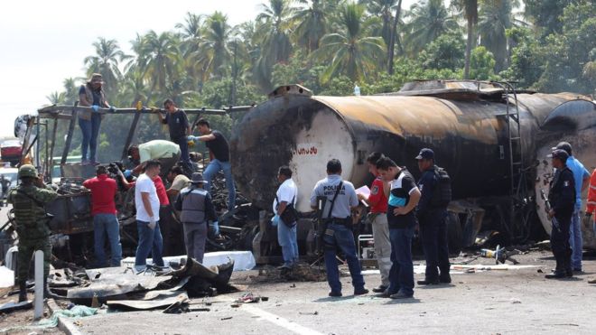 México: al menos 24 personas mueren tras el incendio de un autobús que chocó con un camión cisterna de gasolina