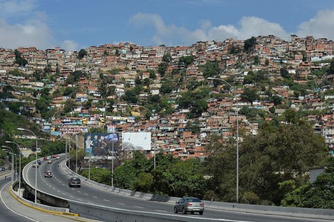 «Cuando se entrelacen la oposición y los barrios, habrá una explosión general en Venezuela»