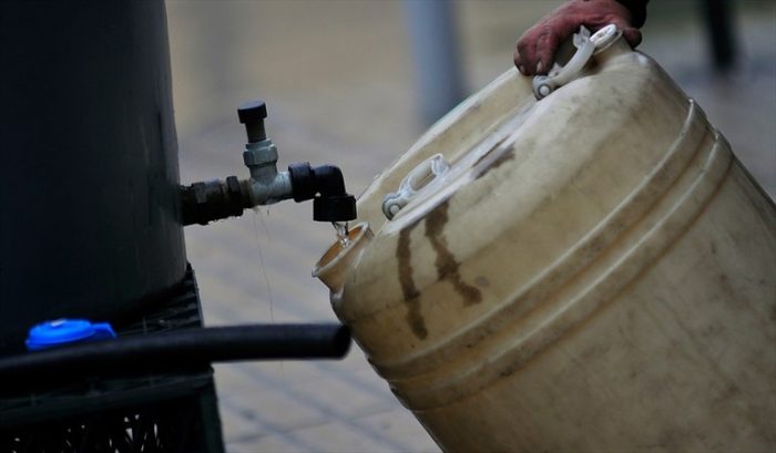 Dónde abastecerse de agua potable en Santiago