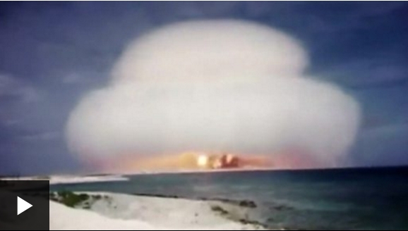 [VIDEO] Operación Teapot, la potente prueba nuclear que Estados Unidos realizó durante la Guerra Fría (y cuyas imágenes desclasificó)