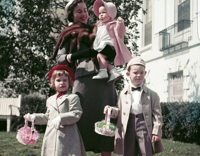 Los nietos de Eisenhower con «look Pascua» en 1953