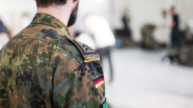 Detienen a soldado alemán que se hizo pasar por refugiado para planear presunto plan terrorista