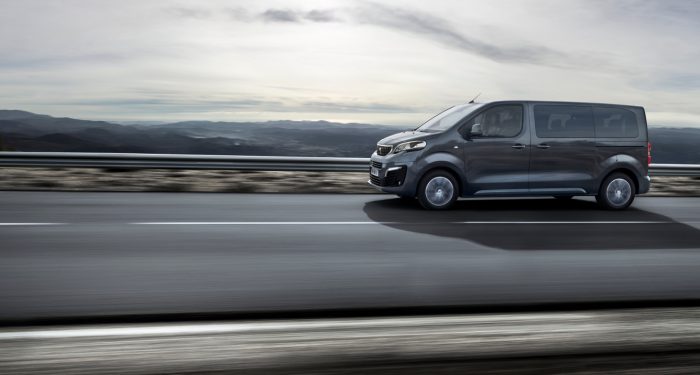 Peugeot lanza sus nuevos furgones Expert y Traveller