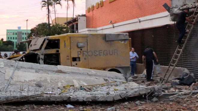 Armas de grueso calibre, explosivos y camionetas blindadas: así fue el «robo del siglo» perpetrado por una banda brasileña en Paraguay