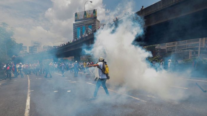 Tres personas mueren por disparos de arma de fuego en medio de las protestas en Venezuela