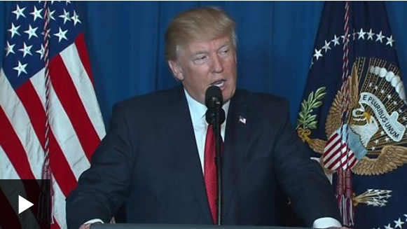 [VIDEO] Donald Trump anuncia que ordenó un ataque militar dirigido contra la base aérea en Siria